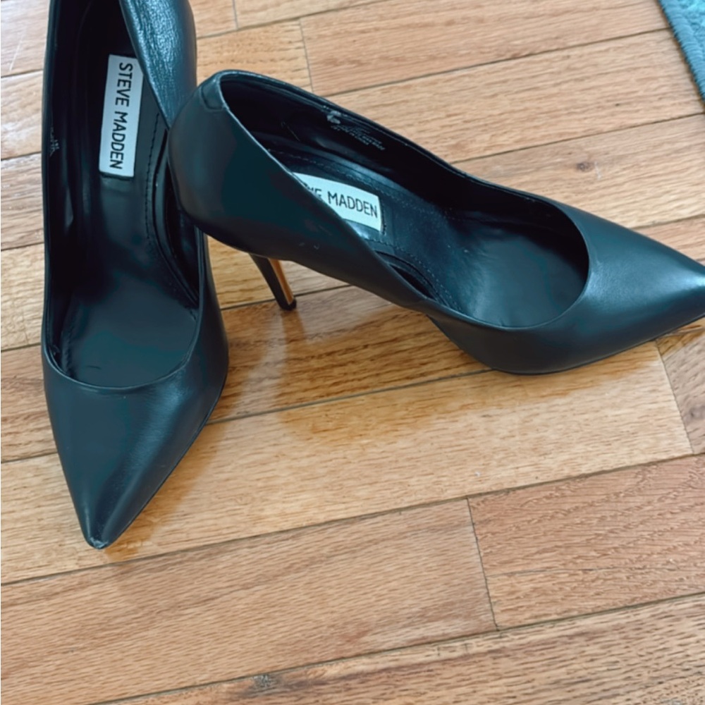Steve Madden Classic Black Heels